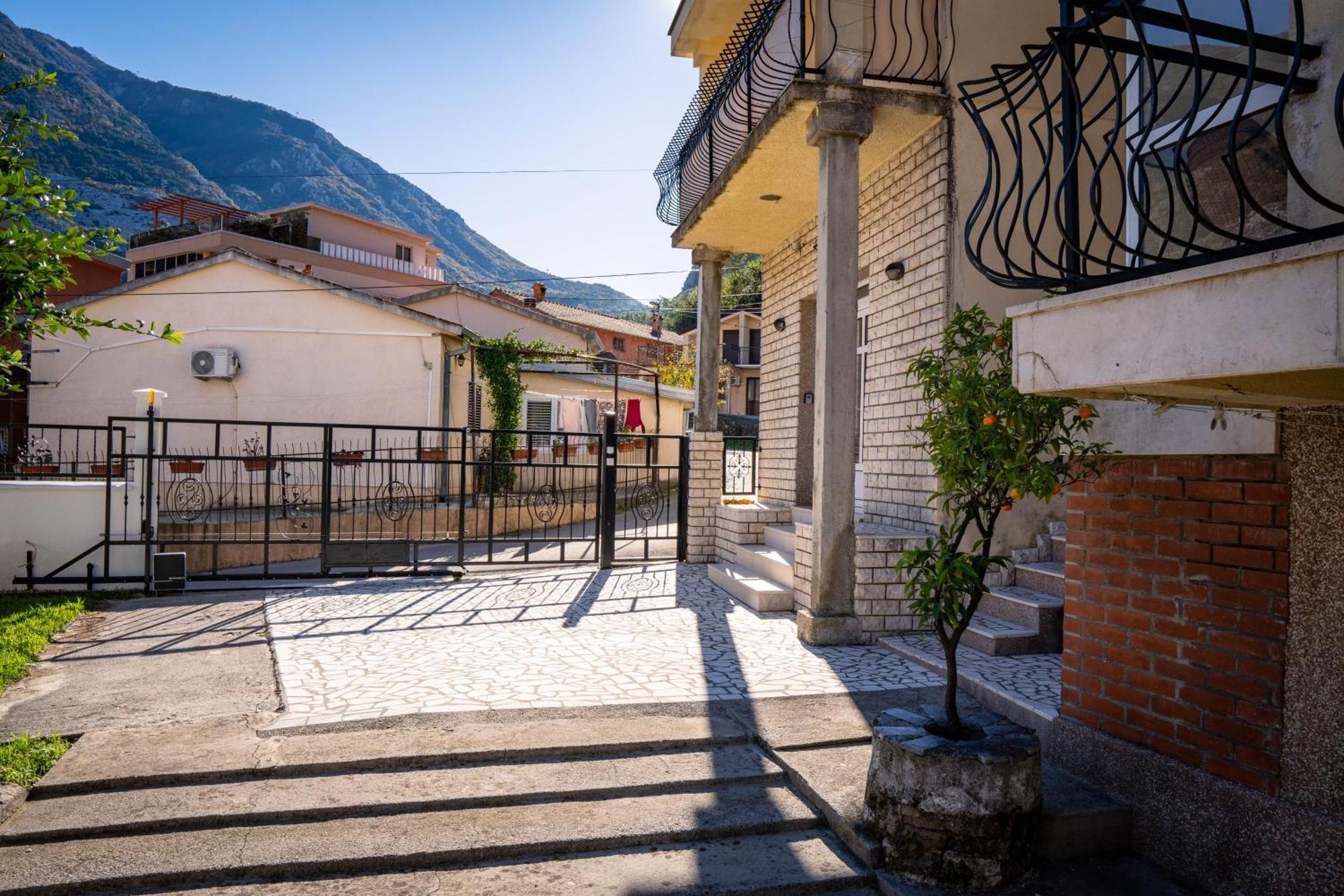 Appartement Bugi à Kotor Extérieur photo
