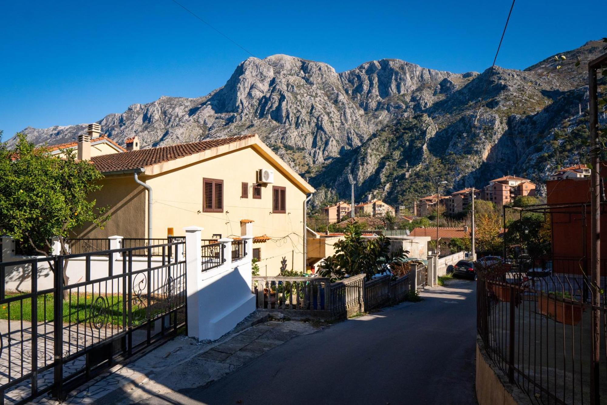 Appartement Bugi à Kotor Extérieur photo