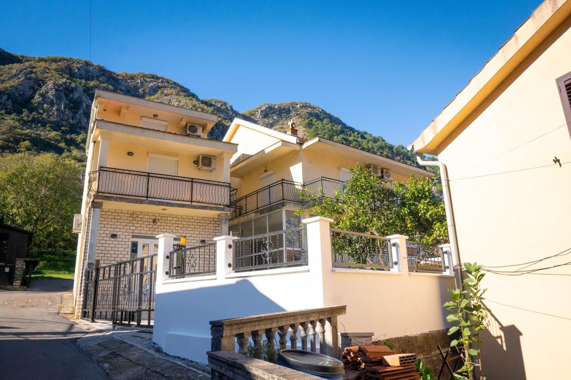 Appartement Bugi à Kotor Extérieur photo