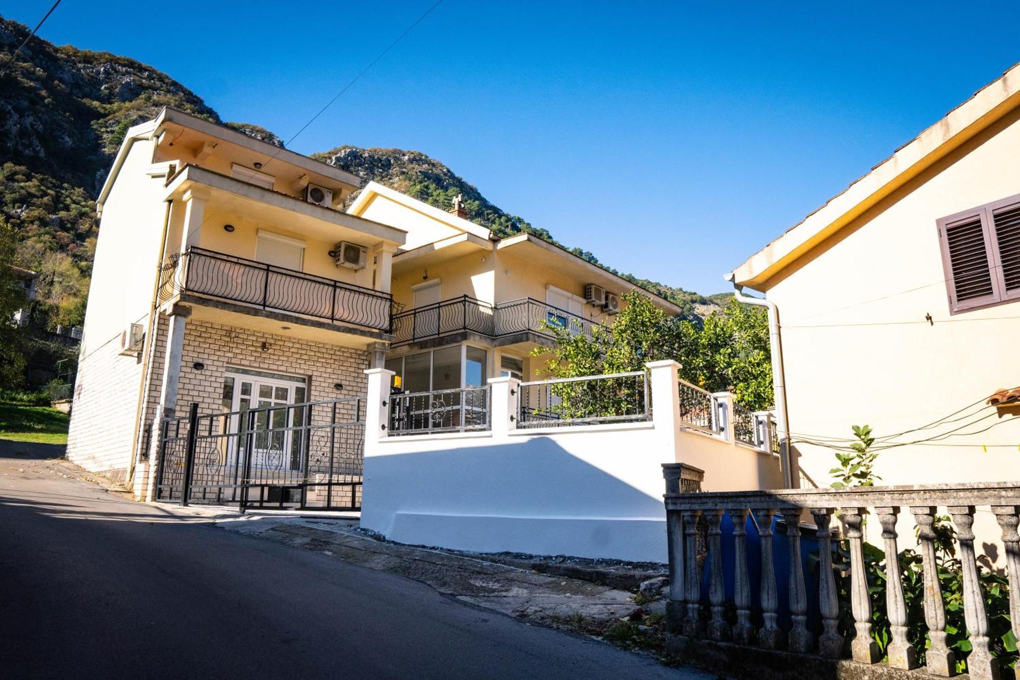 Appartement Bugi à Kotor Extérieur photo