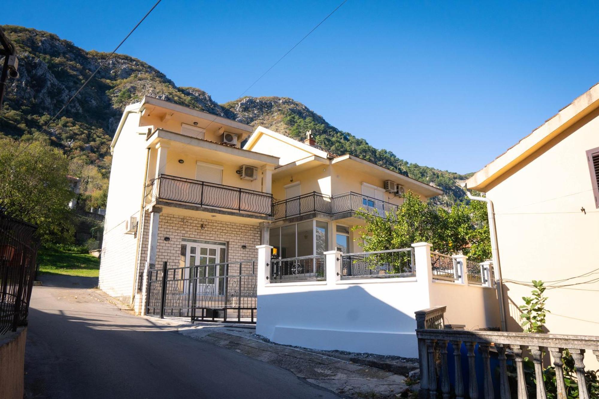 Appartement Bugi à Kotor Extérieur photo