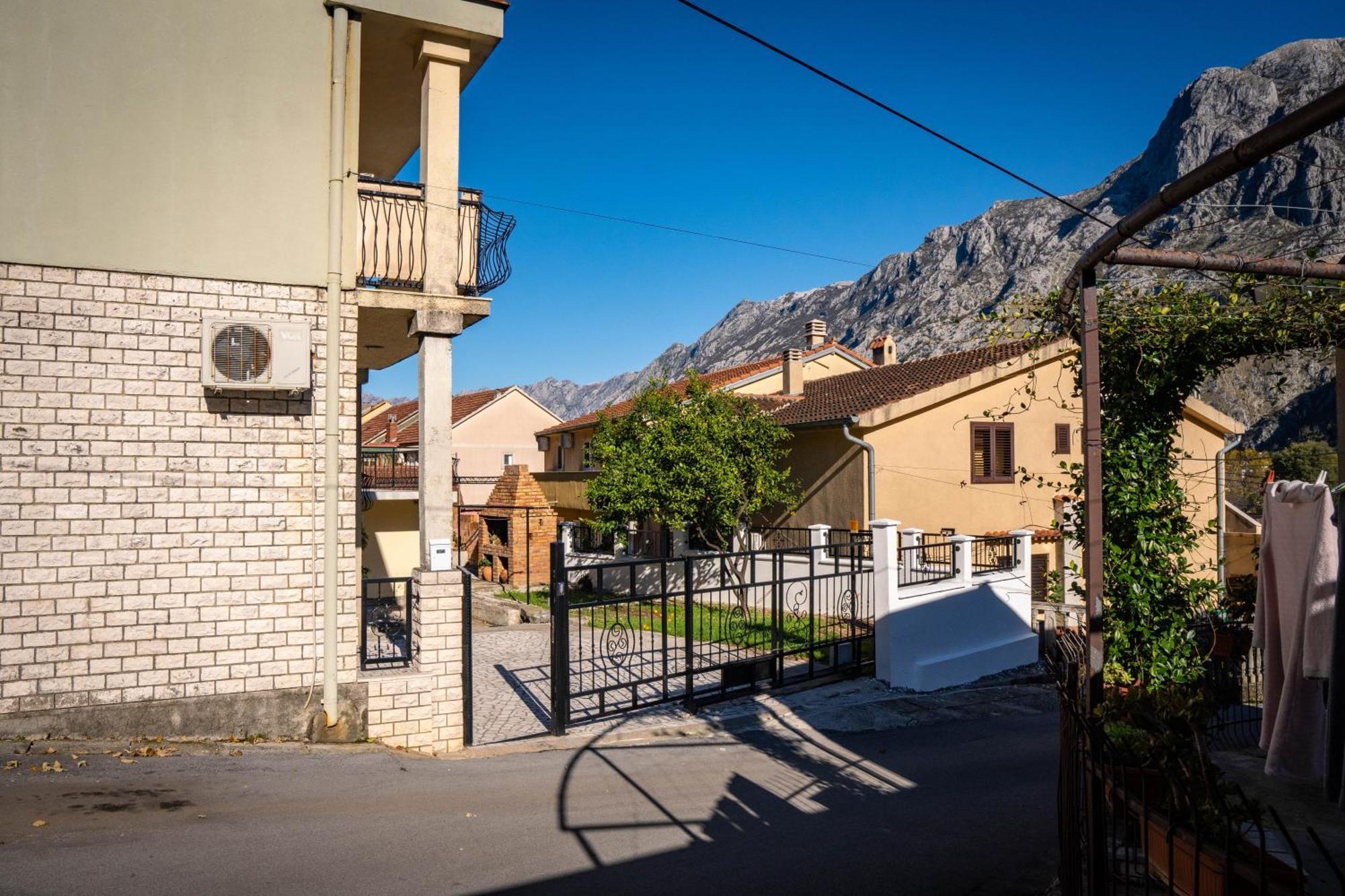 Appartement Bugi à Kotor Extérieur photo